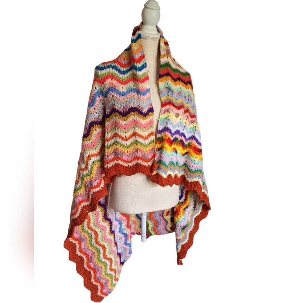 ‎Vintage multi color rainbow afghan blanket🌈